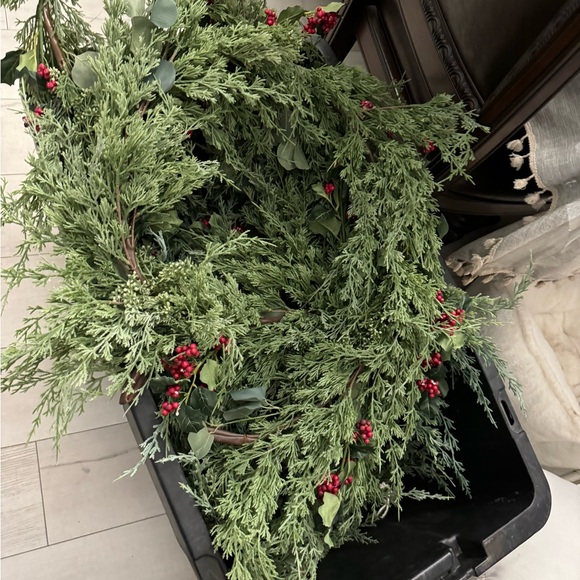 Eucalyptus, Berry & Holly Garland - Picture 2 of 4